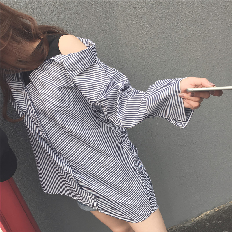 條紋襯衫外套女2017秋裝新露肩上衣韓國藍白條紋襯衫中長款假兩件